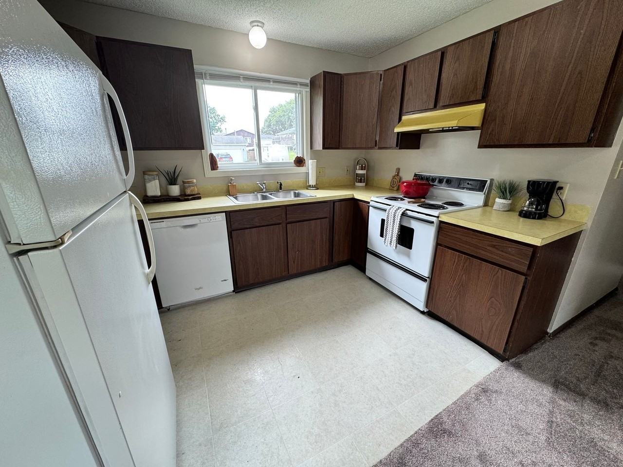1815 Alden Ave - Photo 2 of 42