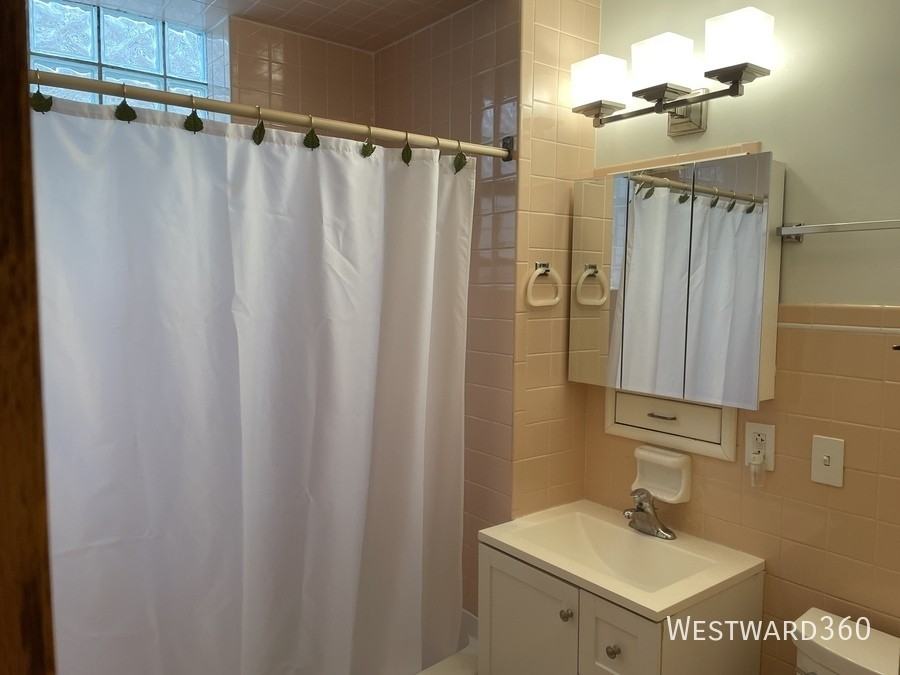 2714 N Albany Ave #2 - Photo 6 of 16