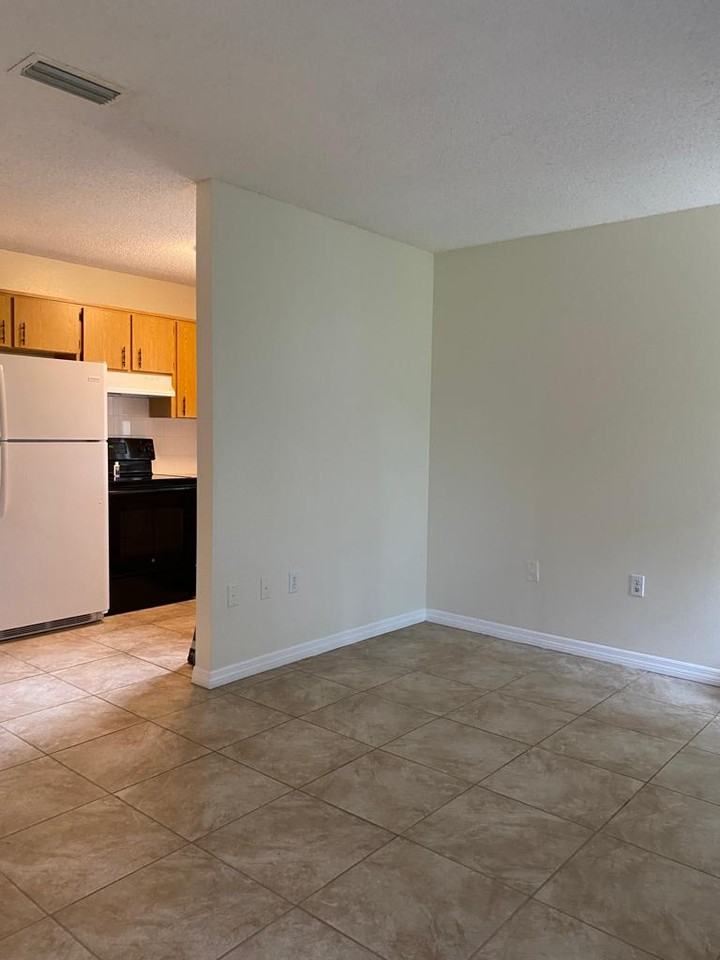 10320 Usher St - Photo 5 of 20