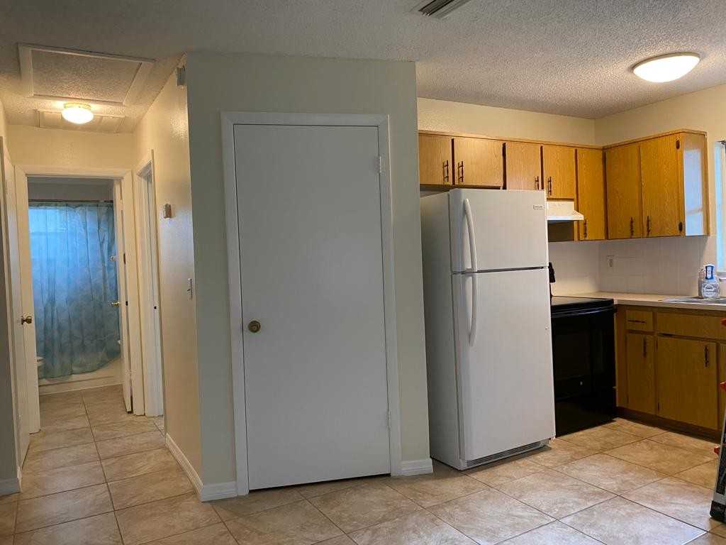 10320 Usher St - Photo 6 of 20