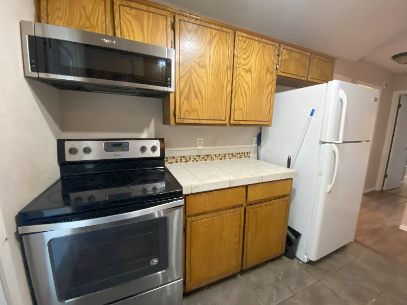 8026 Bonnie Cir - Photo 5 of 15