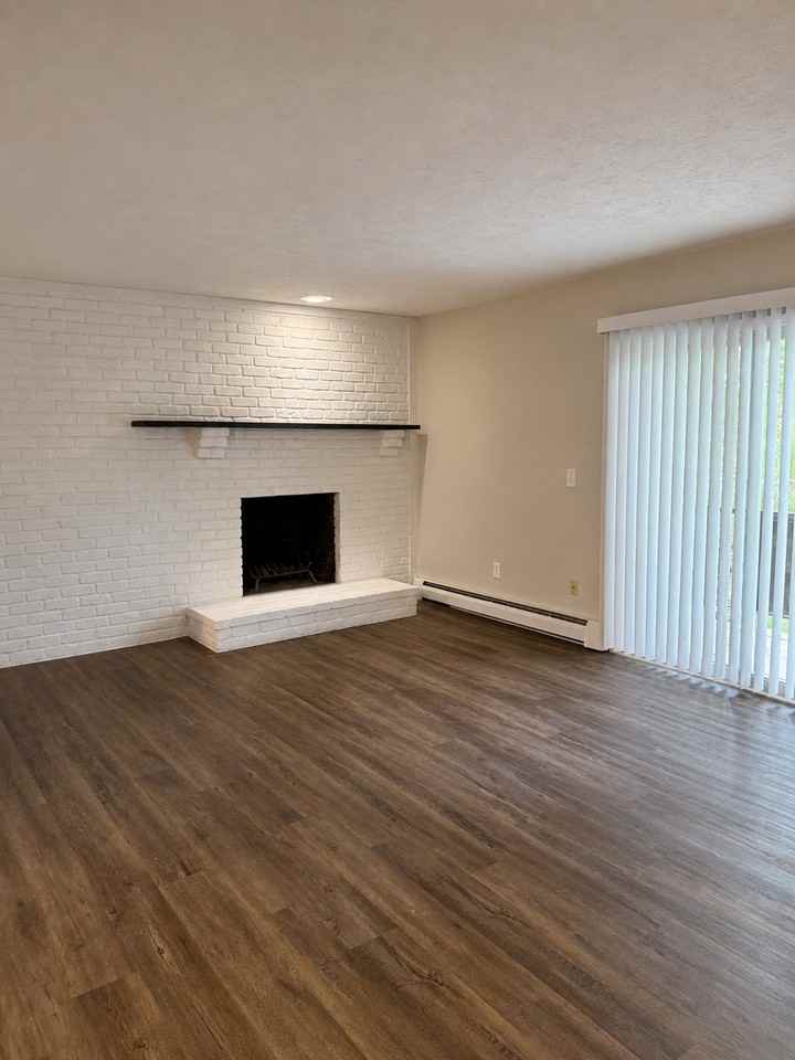 2065 Sutton Ave #11 - Photo 2 of 10