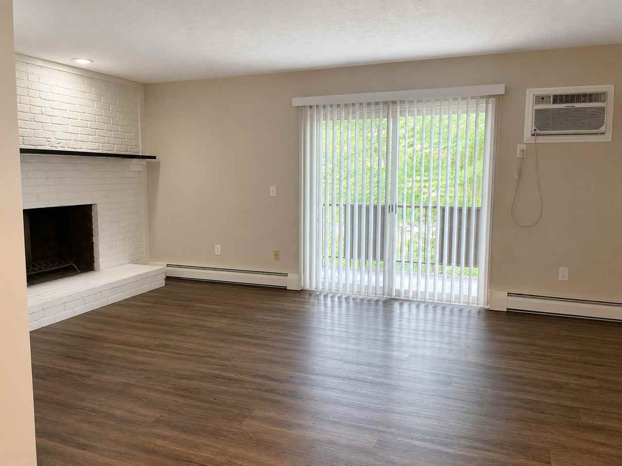 2065 Sutton Ave #11 - Photo 3 of 10