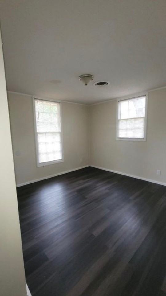 308 Forrestal Ln - Photo 4 of 10