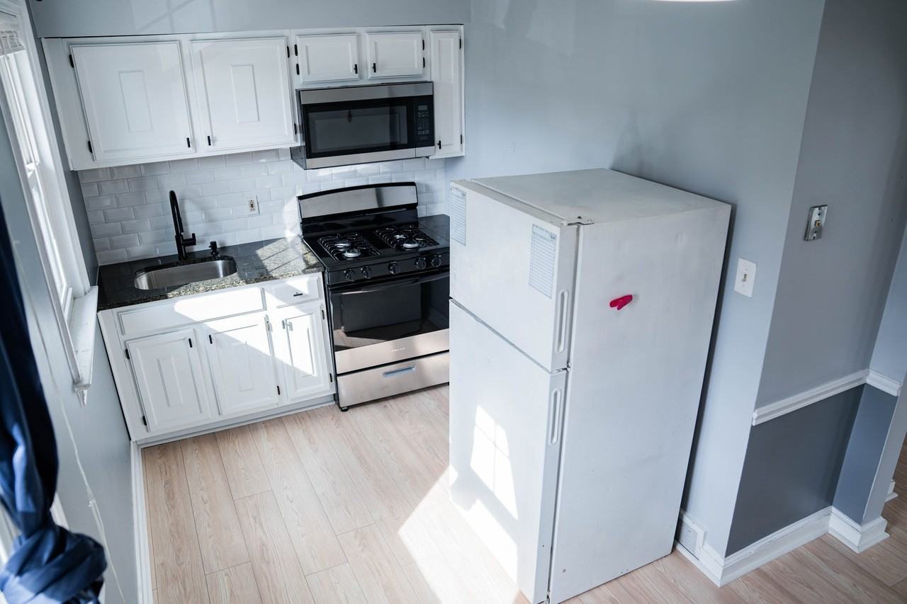 1189 Dermond Rd #B - Photo 3 of 7