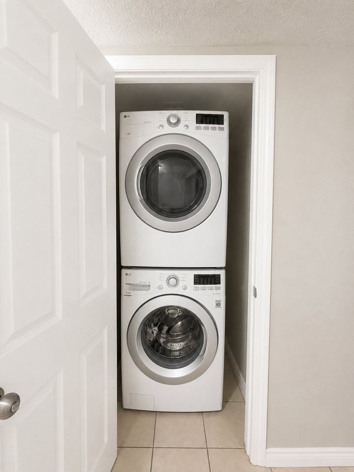 1102 Ann St #4 - Photo 2 of 6