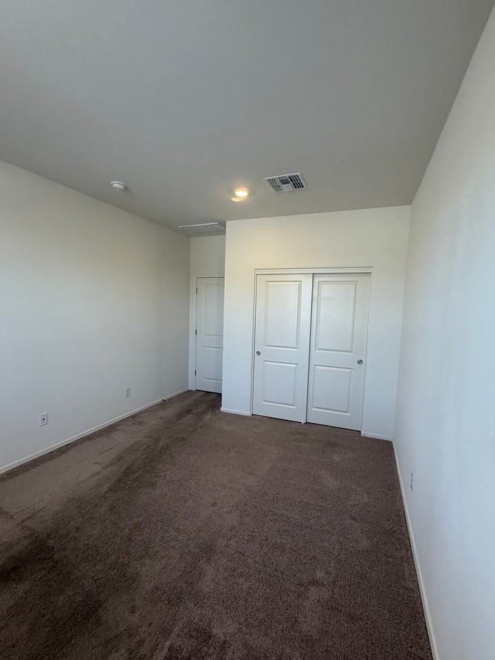 1675 W Pima Ave - Photo 7 of 20