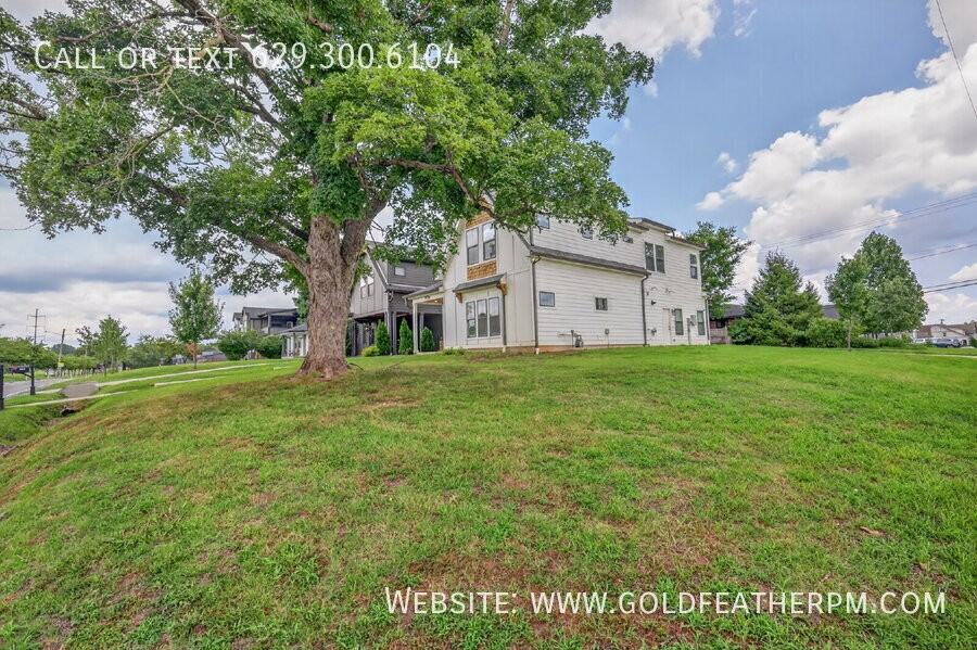 253A Riverside Dr - Photo 6 of 40
