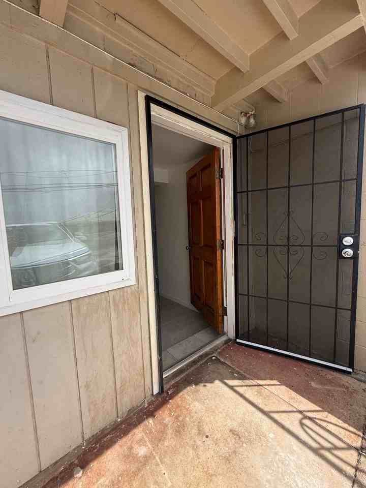 2226 Noah St - Photo 7 of 17