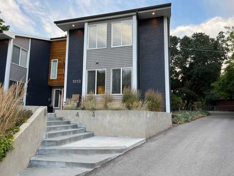 1813 S Laurelhurst Dr #1 - Photo 4 of 36