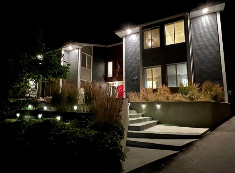 1813 S Laurelhurst Dr #1 - Photo 5 of 36