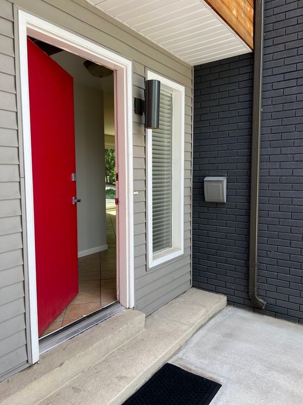 1813 S Laurelhurst Dr #1 - Photo 7 of 36