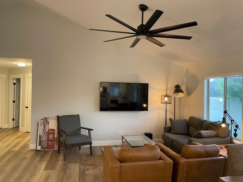 328 Wn - Photo 2 of 10