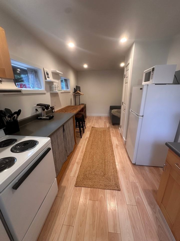 1624 Glacier Ave #B - Photo 2 of 19