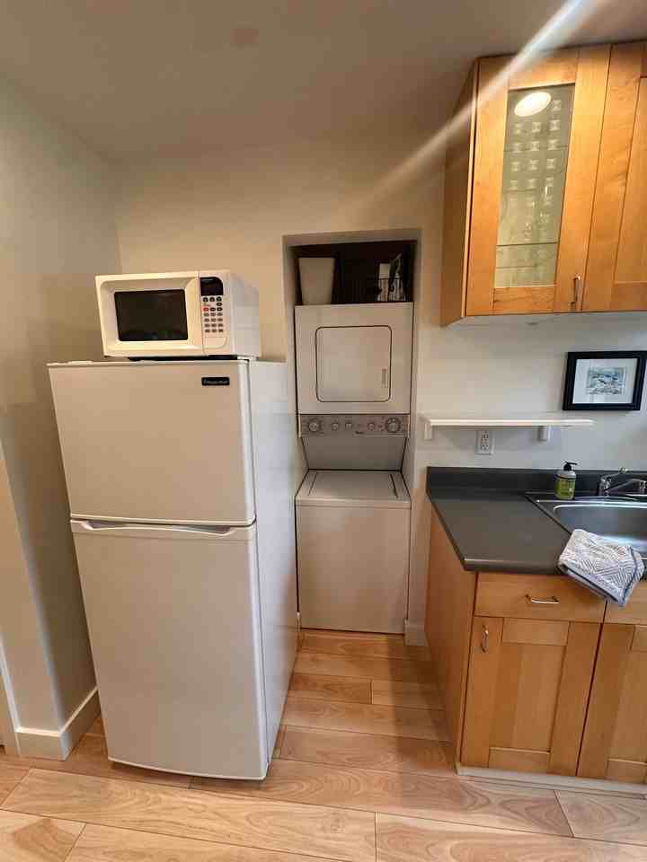 1624 Glacier Ave #B - Photo 6 of 19
