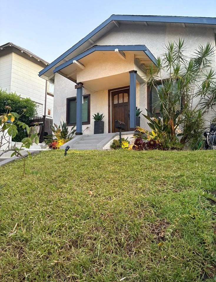 538 Kendall Ave - Photo 3 of 16