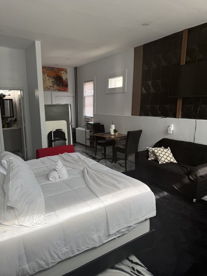1700 S Charles St #1F - Photo 7 of 25