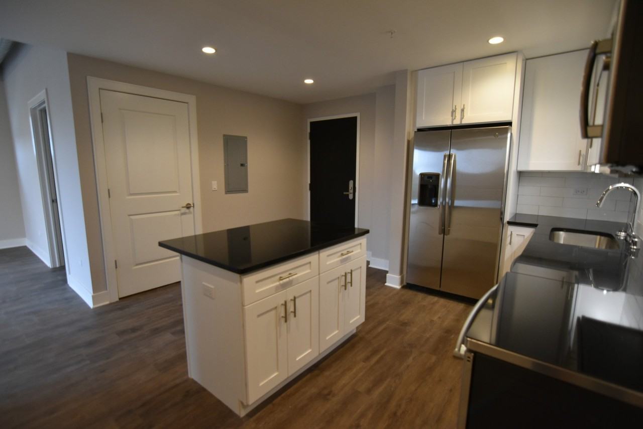 3844 N Broadway St - Photo 3 of 13