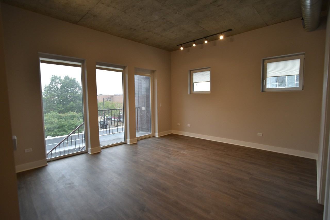 3844 N Broadway St - Photo 5 of 13