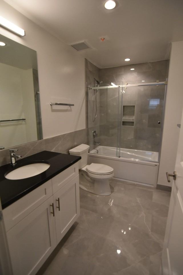 3844 N Broadway St - Photo 6 of 13