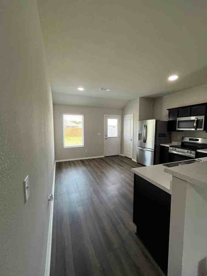 28 Candlelight Dr - Photo 7 of 20