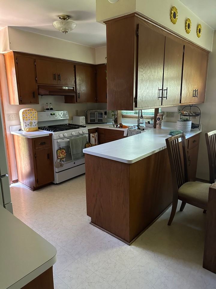 18495 Pleasant St - Photo 4 of 7
