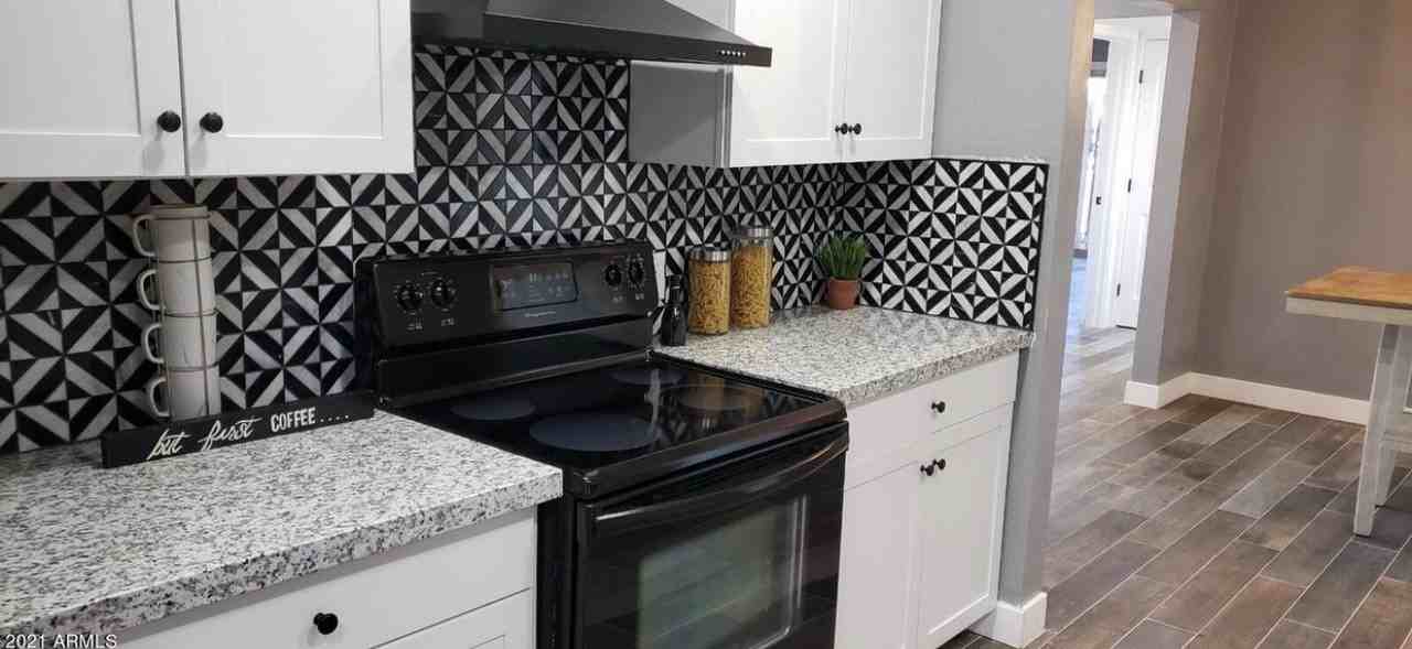 105 N Los Robles Dr - Photo 2 of 15