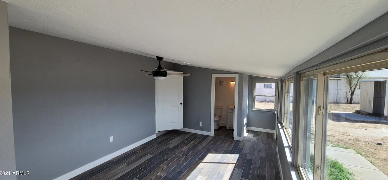 105 N Los Robles Dr - Photo 4 of 15