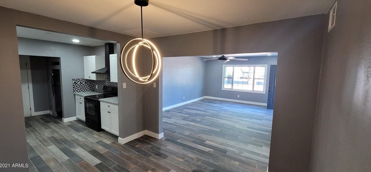105 N Los Robles Dr - Photo 5 of 15