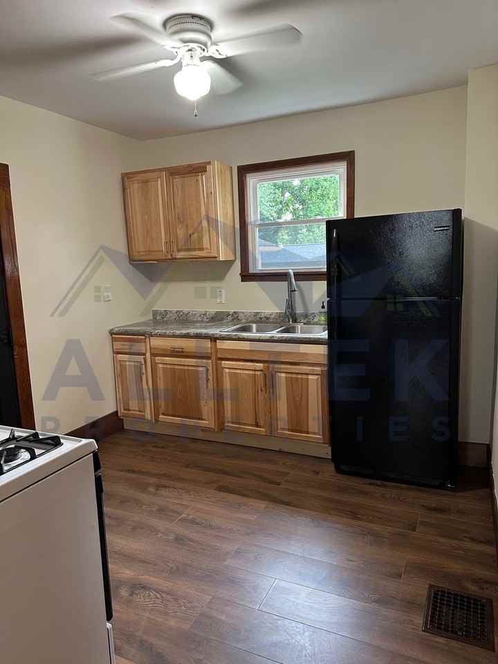 11900 Market St - Photo 2 of 20