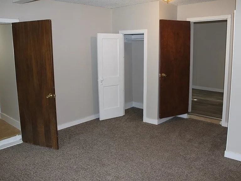 808 W 4th St - Photo 5 of 10