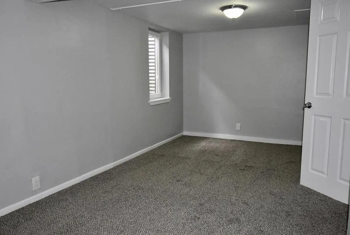 651 Cheney St - Photo 4 of 6