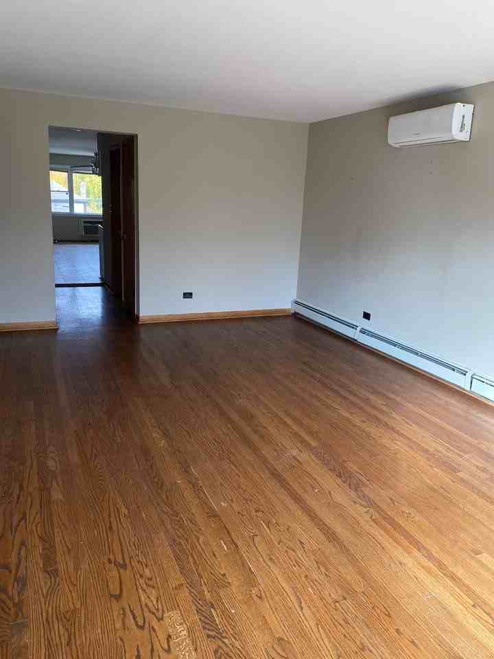 8252 W 95th St - Photo 5 of 13