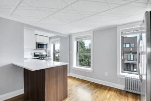 featured image of 43 Woodhull St #4