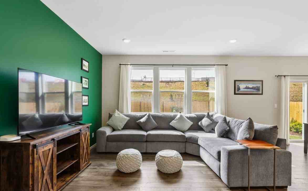 6016 Addison Rd Sw - Photo 3 of 20