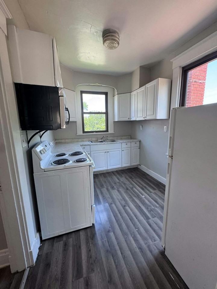 3054 McHenry Avenue, Unit Unit 2 - Photo 5 of 7