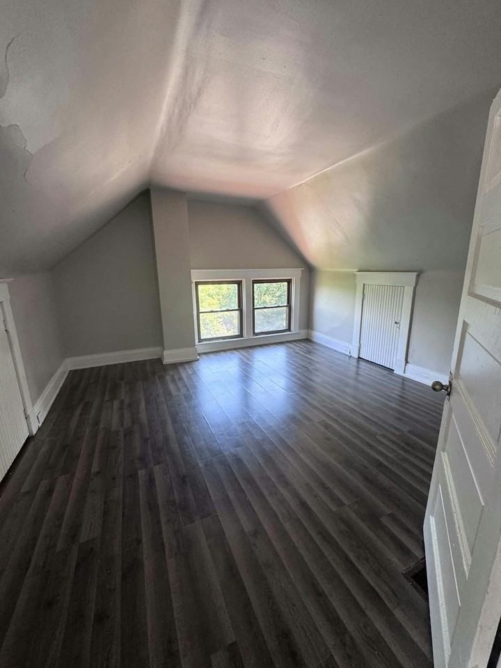 3054 McHenry Avenue, Unit Unit 2 - Photo 6 of 7