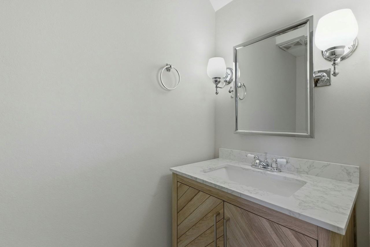 132 Academy Square, Unit 132 - Photo 4 of 9