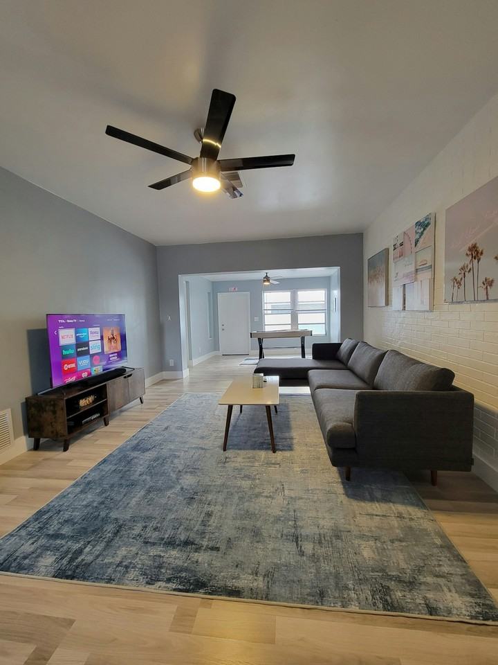 2215 N 20th Ave, Unit 2215 - Photo 6 of 22