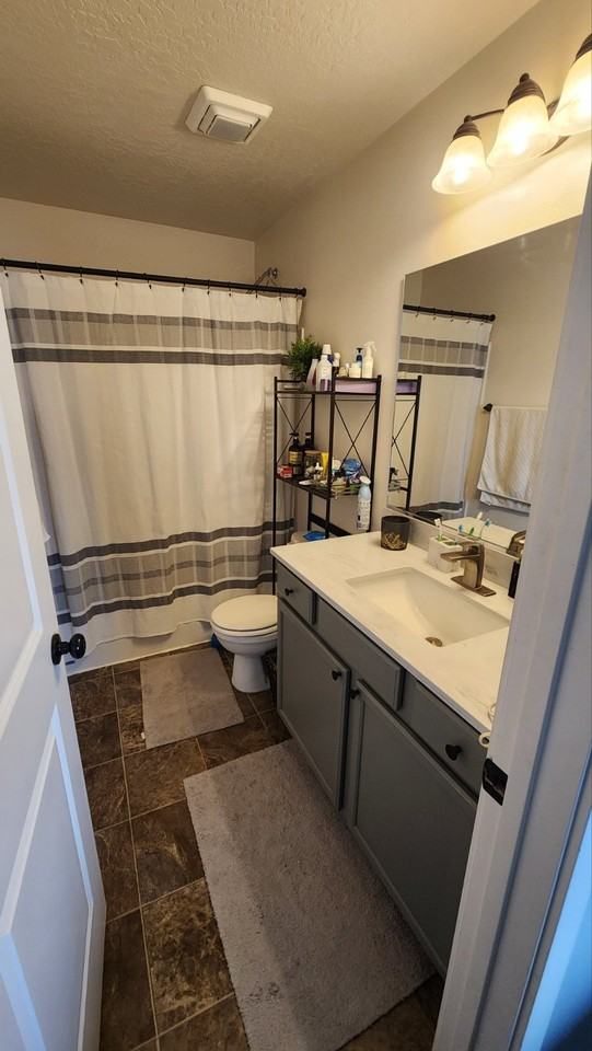 4407 South Mack Road - Photo 5 of 10