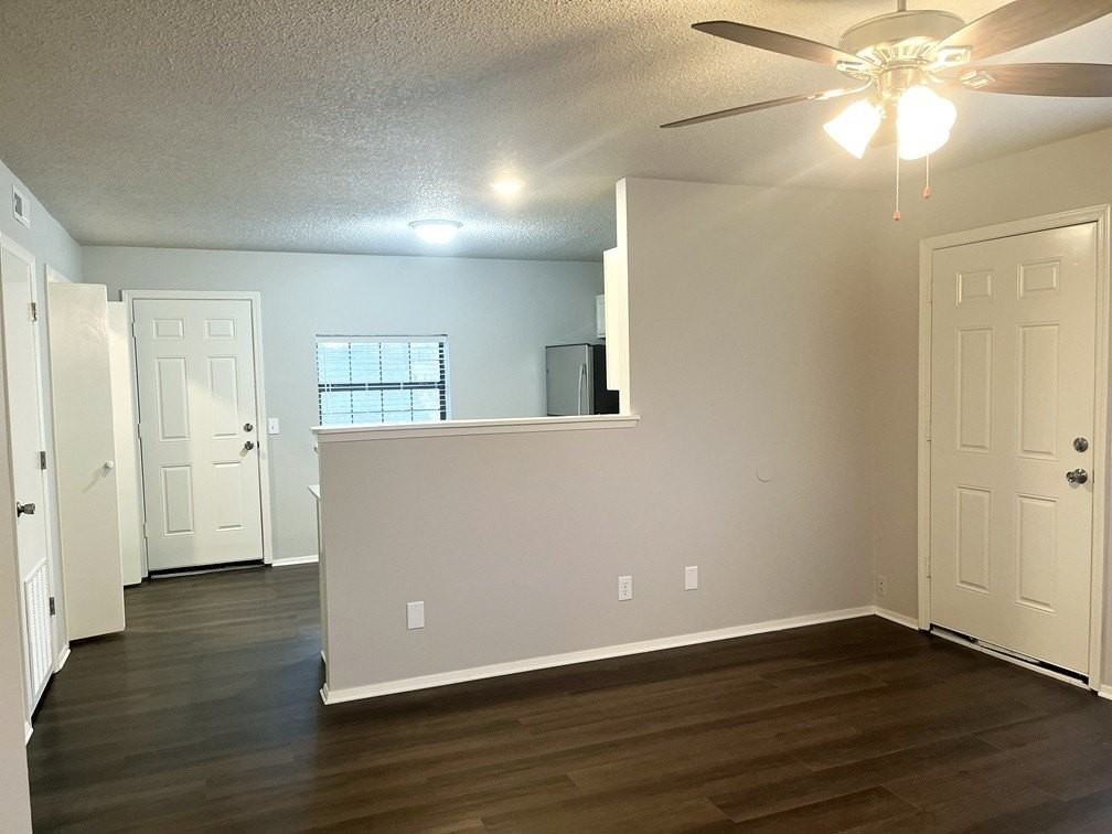 428 Se G St #3 - Photo 3 of 9