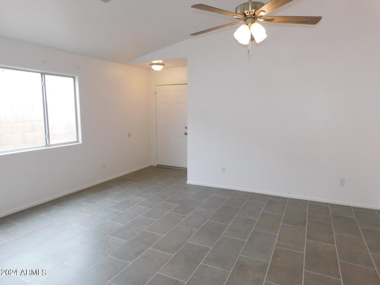 2874 W Muriel Dr - Photo 4 of 28