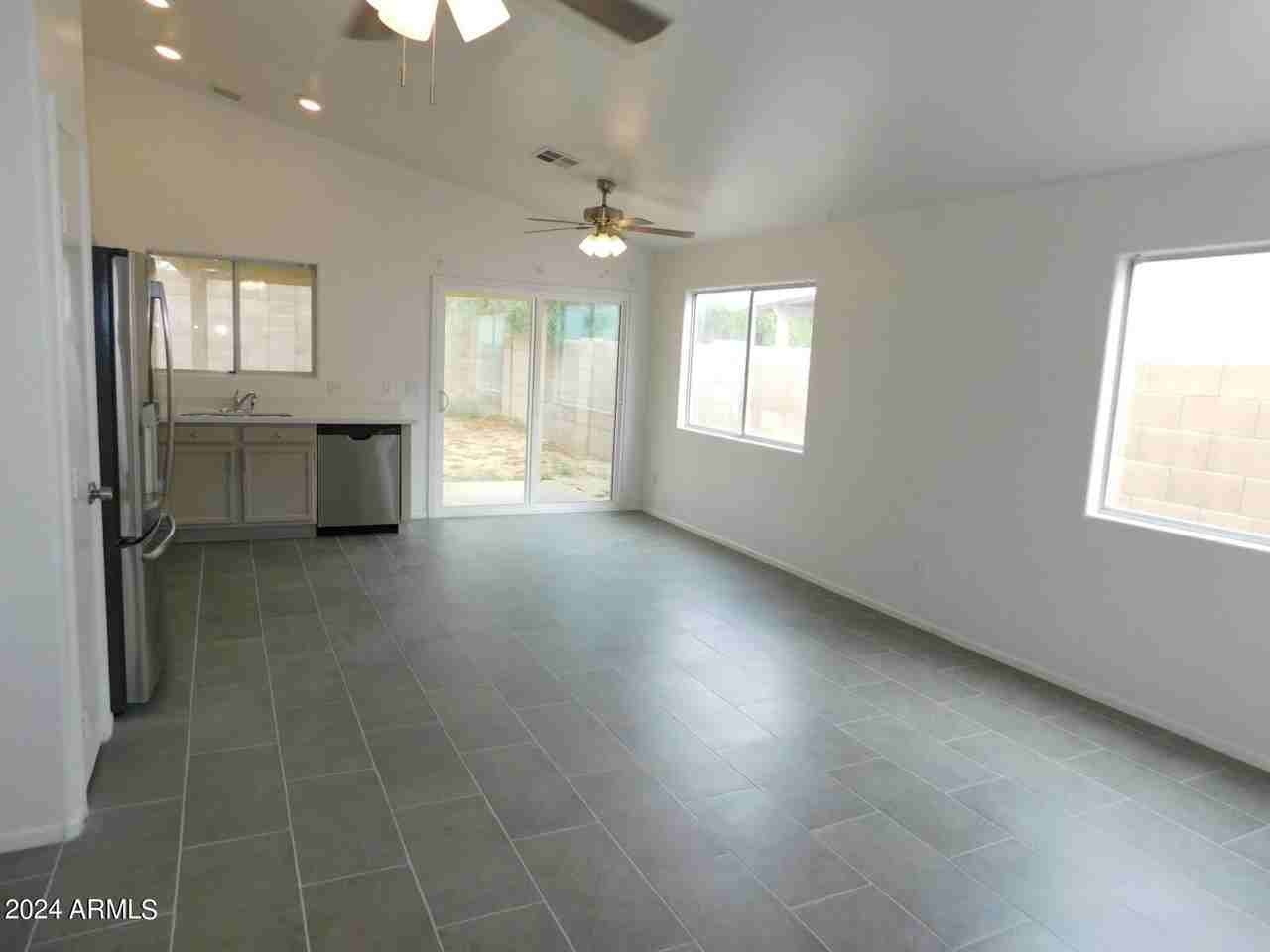 2874 W Muriel Dr - Photo 5 of 28
