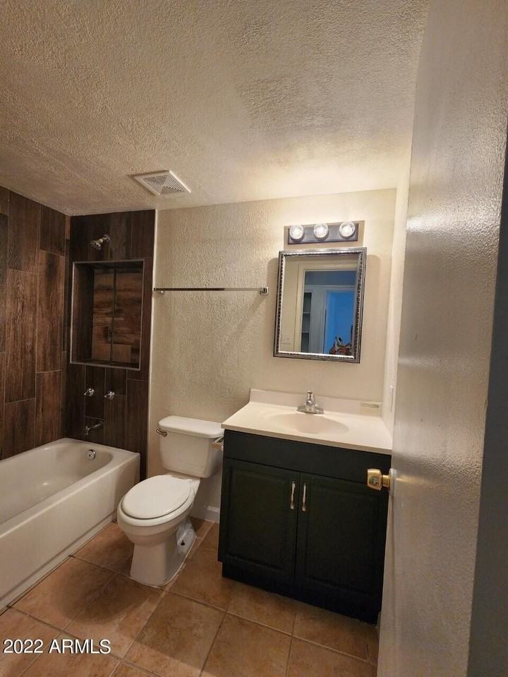 4266 N 68th Dr - Photo 6 of 17