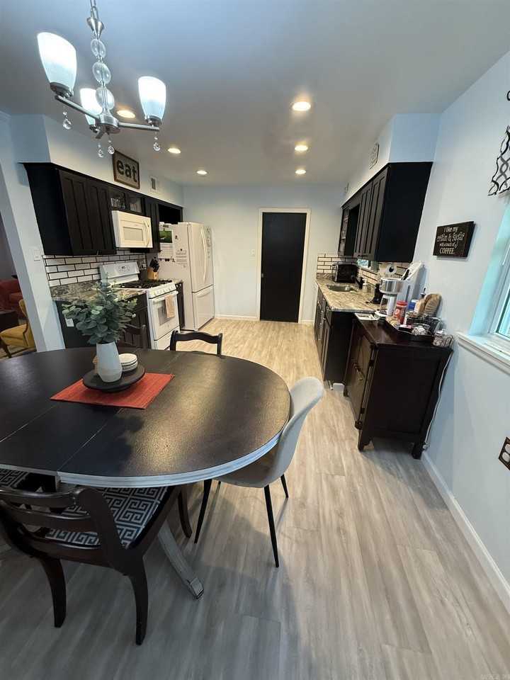 513 Hayes St - Photo 3 of 11