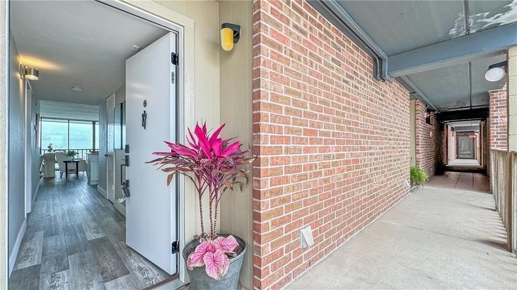 4334 Ocean Dr #403 - Photo 5 of 38