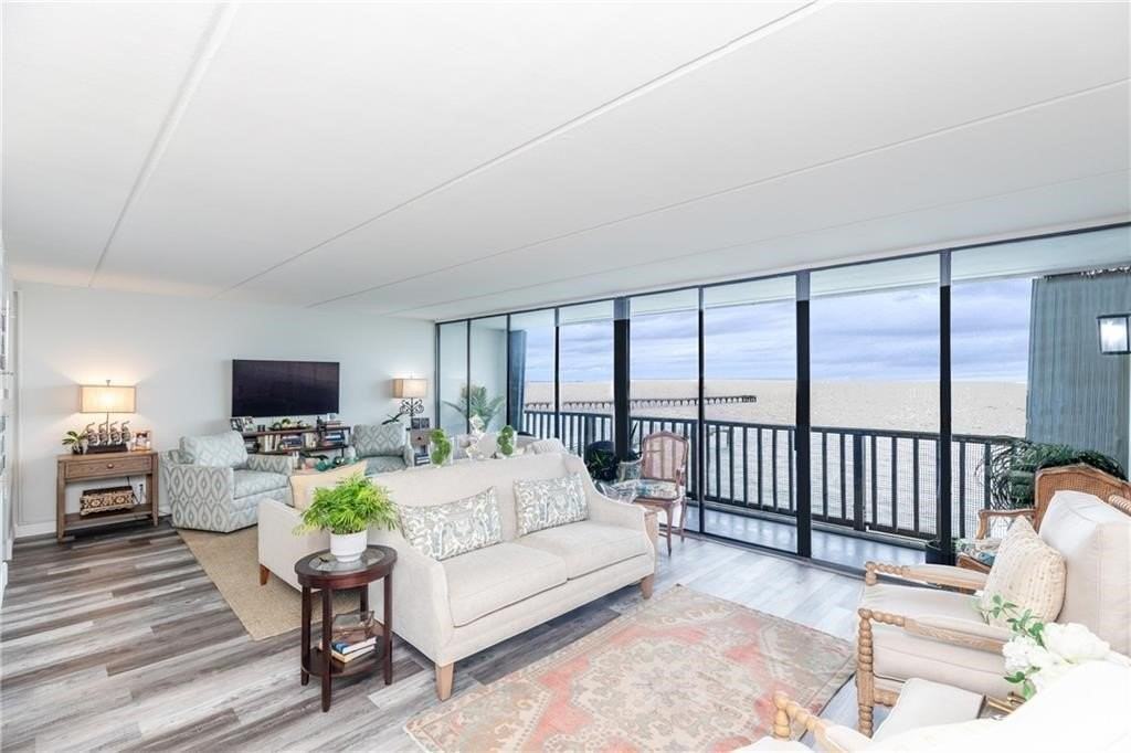 4334 Ocean Dr #403 - Photo 6 of 38