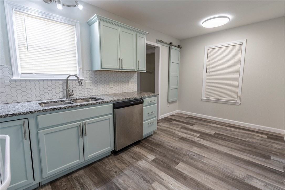 1545 Wynwood St - Photo 7 of 21