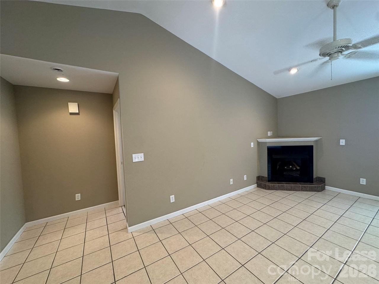 1025 S Church St - Photo 6 of 20