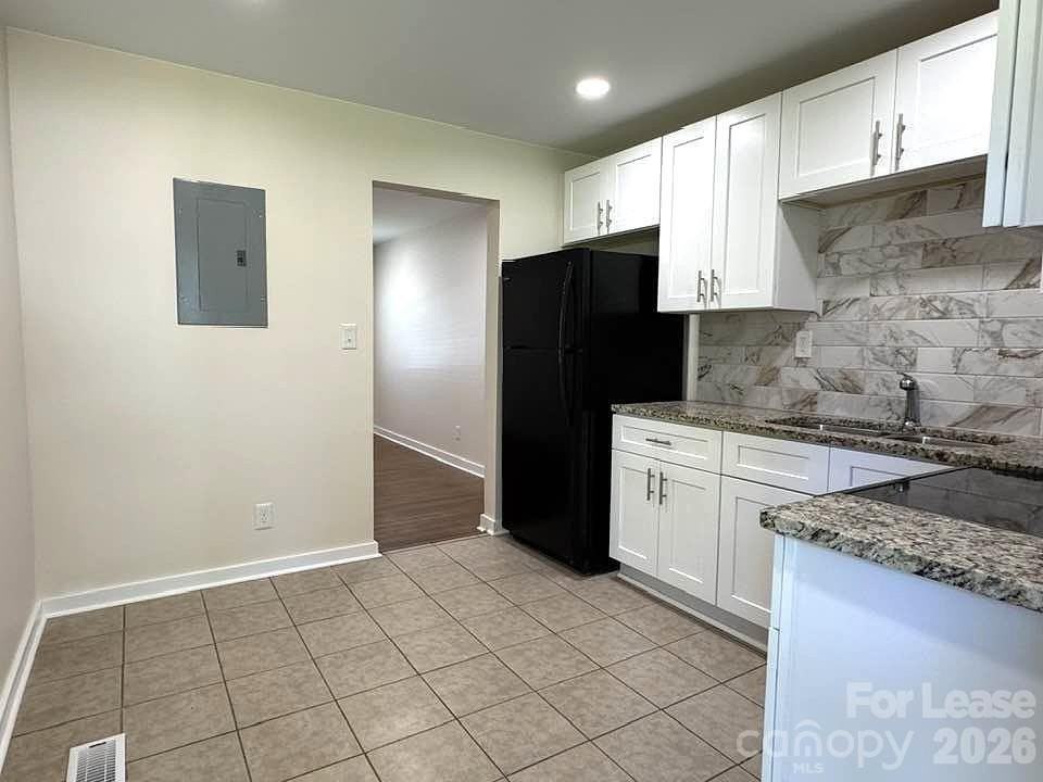 19612 Oak St #3 - Photo 5 of 17